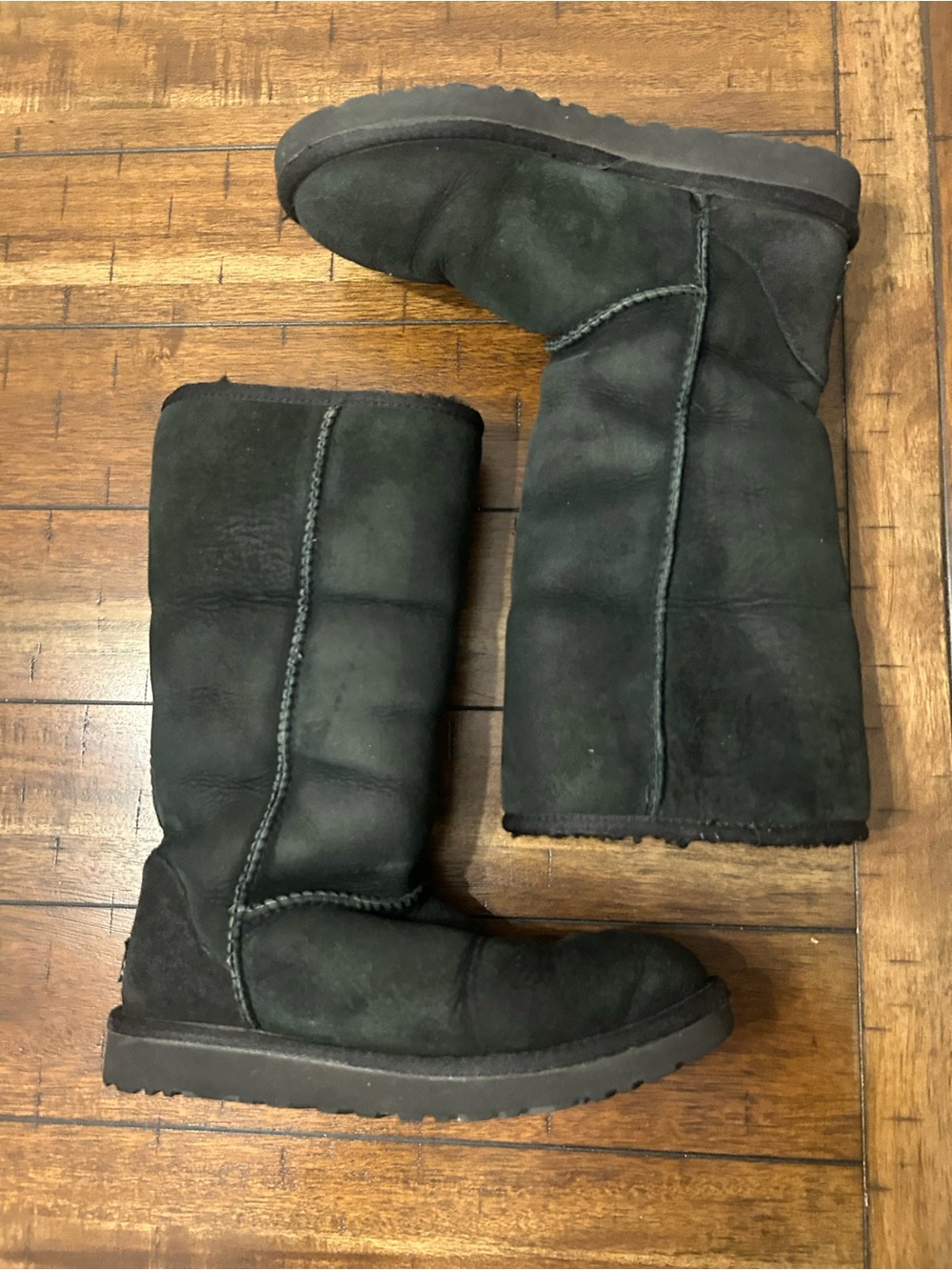 UGG Classic Tall Boots Black Sheepskin Shearling Lined Womens Size 7 Style 5815